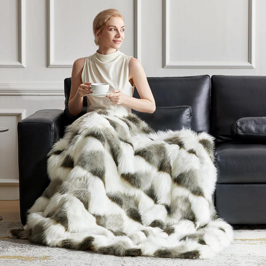TINA'S HOME Geometric Luxurry Faux Fur Throw Blanket