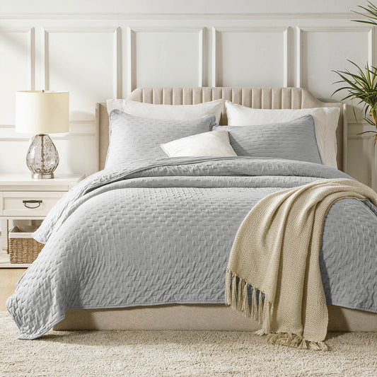 Elegant Solid Color Quilt Set