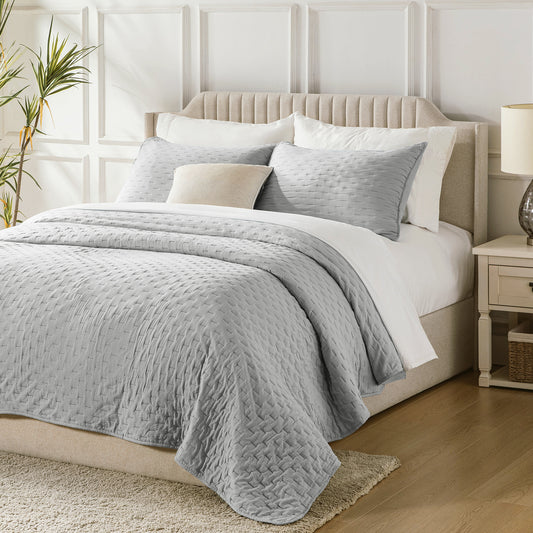 Elegant Solid Color Quilt Set